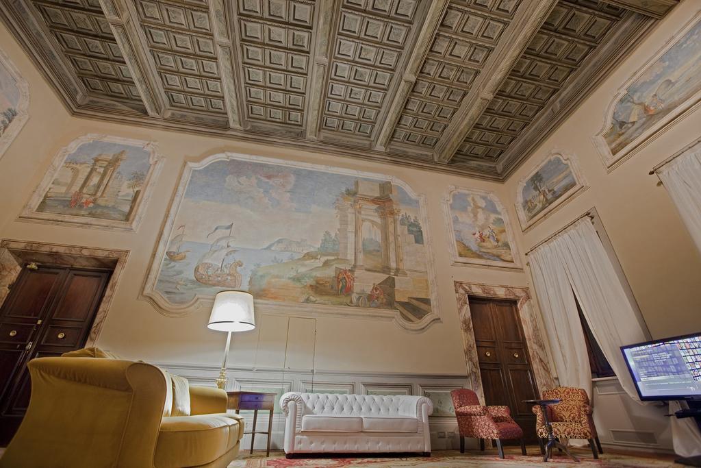 Montepulciano Stazione 팔라초 카를레티 B&B 외부 사진